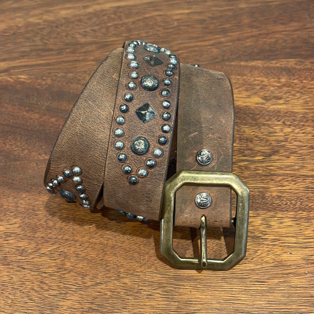 VINTAGE STYLE WESTERN HAND STUDDED BELT BY CELEBRITY DESIGNER V22LA made in USA